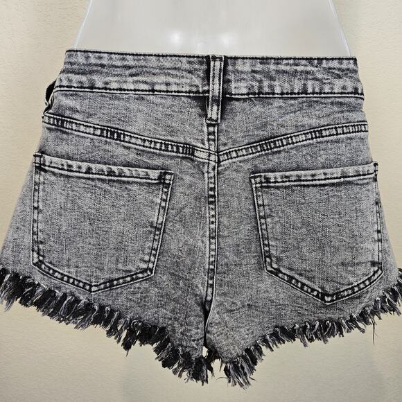 Fashion Nova Beach Party Cheeky Cut Off Denim Short Black Rip Jean Frayed Size 5 - Picture 13 of 14